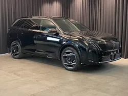 Svart (svart perla nera) Ny 2024 Peugeot e-5008 GT SUV | 629 700 kr