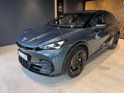 Mörkblå (blå) Begagnad 2024 Cupra Tavascan VZ SUV | 579 900 kr (Marknadspris)