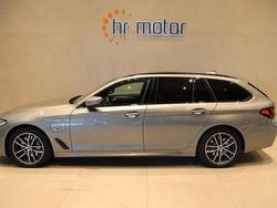 Grå Begagnad 2022 BMW 530e M Sport Kombi | 459 000 kr (Dyr)
