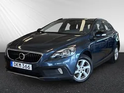Blå Begagnad 2016 Volvo V40 CC Business Edition Kombi | 159 800 kr (Marknadspris)