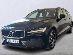 Svart Begagnad 2020 Volvo V60 Momentum Kombi | 229 800 kr (Marknadspris)