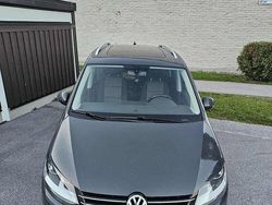 Grå Begagnad 2014 VW Sharan Minibuss | 129 900 kr (Marknadspris)