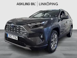 Mörkgrå Begagnad 2024 Toyota RAV4 Hybrid Executive SUV | 469 000 kr (Marknadspris)