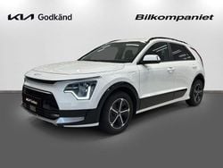 Vit Begagnad 2023 Kia Niro Advance SUV | 399 900 kr (Dyr)
