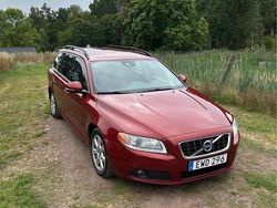 Röd Begagnad 2012 Volvo V70 Momentum Kombi | 69 500 kr (Marknadspris)