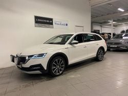Vit Begagnad 2021 Skoda Octavia Scout Kombi | 299 900 kr (Marknadspris)