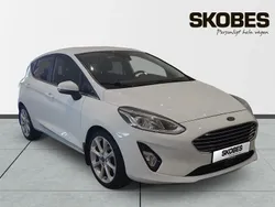 Vit Begagnad 2018 Ford Fiesta Titanium Halvkombi | 134 900 kr (Bra pris)