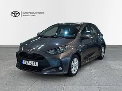 Mörkgrå Begagnad 2021 Toyota Yaris Hybrid Active Halvkombi | 179 900 kr (Bra pris)