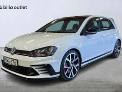 Flerfärgad Begagnad 2017 VW Golf VII GTI Clubsport Halvkombi | 239 800 kr (Lite dyr)