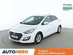Vit Begagnad 2016 Hyundai i30 Premium Halvkombi | 119 000 kr (Marknadspris)