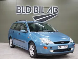 Blå Begagnad 2000 Ford Focus Kombi | 19 900 kr