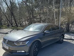 Grå Begagnad 2017 VW Passat Highline Sedan | 150 000 kr (Bra pris)