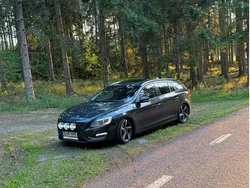 Grå Begagnad 2014 Volvo V60 Summum Kombi | 105 000 kr (Lite dyr)