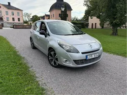 Silver Begagnad 2011 Renault Grand Scénic III Bose Edition Minibuss | 37 900 kr (Marknadspris)