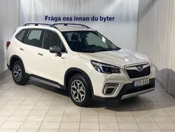 Vit (1x christal white pearl) Begagnad 2021 Subaru Forester SUV | 279 000 kr (Marknadspris)