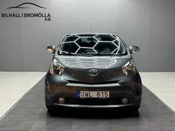 Mörkgrå (grå) Begagnad 2010 Toyota iQ Halvkombi | 49 900 kr (Bra pris)