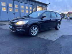 Svart Begagnad 2010 Ford Focus Platinum Kombi | 38 900 kr (Marknadspris)