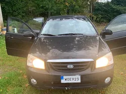 Svart Begagnad 2005 Kia Cerato 4 Sedan | 7 000 kr