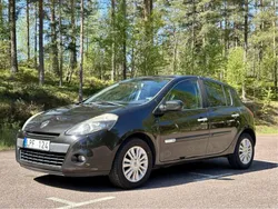 Svart Begagnad 2011 Renault Clio R.S. Halvkombi | 35 900 kr (Marknadspris)