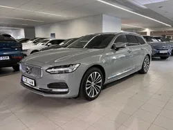 Grå Ny 2024 Volvo V90 Core Kombi | 554 900 kr (Marknadspris)