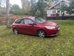 Röd Begagnad 2011 Citroën C4 Halvkombi | 68 000 kr (Marknadspris)