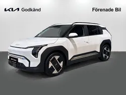 Vit (snow white pearl) Begagnad 2024 Kia EV3 Plus SUV | 489 000 kr