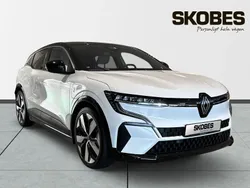 Vit Begagnad 2023 Renault Mégane Techno Halvkombi | 349 900 kr (Marknadspris)