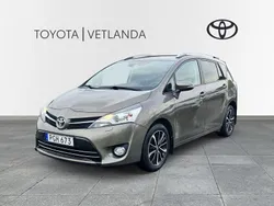Mörkgrå (grå metallic) Begagnad 2017 Toyota Verso Edition Minibuss | 169 000 kr (Bra pris)