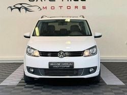 Vit Begagnad 2014 VW Touran Minibuss | 159 900 kr