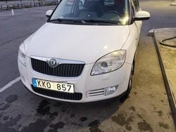Vit Begagnad 2010 Skoda Fabia Ambiente Halvkombi | 25 500 kr (Marknadspris)