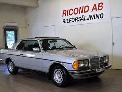 Ljusgrå Begagnad 1985 Mercedes 230 | 99 900 kr