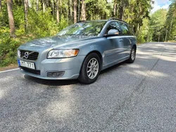 Grå Begagnad 2005 Volvo V50 Kinetic Kombi | 29 900 kr (Marknadspris)