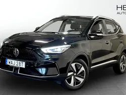 Svart (black) Begagnad 2022 MG ZS Luxury Sedan | 249 900 kr (Bra pris)