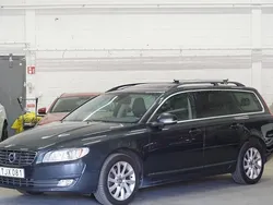 Grå Begagnad 2015 Volvo V70 Momentum Kombi | 149 900 kr (Marknadspris)