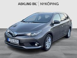 Mörkgrå Begagnad 2017 Toyota Auris Touring Sports Comfort Kombi | 149 000 kr (Marknadspris)