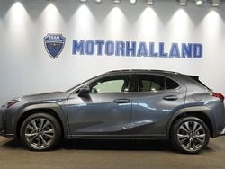 Grå Begagnad 2023 Lexus UX 250h Sport Line SUV | 324 900 kr (Marknadspris)