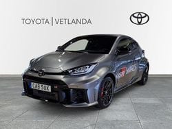 Silver (precious metal) Begagnad 2024 Toyota Yaris Premium Halvkombi | 599 000 kr