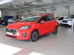 Röd Begagnad 2022 Ford Fiesta Titanium Halvkombi | 139 800 kr (Marknadspris)