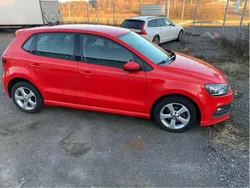 Röd Begagnad 2014 VW Polo Halvkombi | 69 900 kr (Marknadspris)
