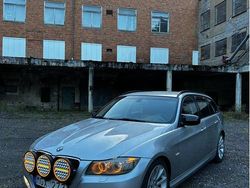 Grå Begagnad 2012 BMW 320 Kombi | 67 000 kr (Marknadspris)