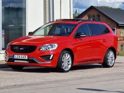Röd Begagnad 2015 Volvo XC60 R-Design SUV | 189 900 kr (Lite dyr)