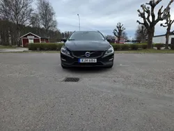 Svart Begagnad 2018 Volvo V60 Kinetic Kombi | 175 000 kr (Marknadspris)