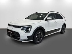 Vit Begagnad 2022 Kia e-Niro SUV | 314 900 kr (Marknadspris)