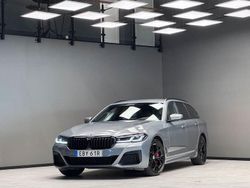 Grå Begagnad 2023 BMW 530 M Sport Kombi | 429 900 kr