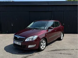 Röd Begagnad 2011 Skoda Fabia Elegance Halvkombi | 49 900 kr (Bra pris)