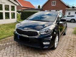 Svart Begagnad 2017 Kia Carens Minibuss | 134 000 kr (Marknadspris)