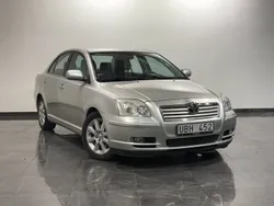 Silver Begagnad 2003 Toyota Avensis Sedan | 45 000 kr (Marknadspris)