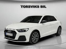 Vit Begagnad 2018 Audi A1 Sportback Halvkombi | 169 900 kr (Marknadspris)
