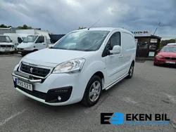 Vit Begagnad 2018 Peugeot Partner S Minibuss | 89 875 kr (Marknadspris)