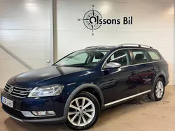 Mörkblå (blå) Begagnad 2013 VW Passat Alltrack Kombi | 79 900 kr (Marknadspris)